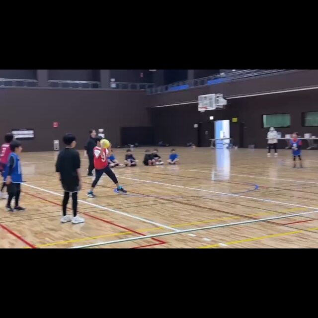🏃
日本代表選手が教える！
⭐　ドッジボール教室　in 城南体育館　⭐

２月１１日（水・祝）に開催いたしました！

【講師】
・森口真衣選手
２０１８年日本代表　シングルボール
・利光友樹選手
２０２４年日本代表　マルチボール・シングルボール

ドッジボールといえば、小学校などでみんな一度はやったことがあるのではないでしょうか？
教室では、初心者クラス・競技経験者クラスの２部制で、それぞれのレベルに合わせた教室を開催ました✨
基本のよけ方・取り方・投げ方など、より実践的な練習でスキルアップ💪
代表選手のかっこよさに歓声があがり大盛況となりました✨

ご参加いただいた皆様、誠にありがとうございました！
今回残念ながら参加が叶わなかったお友達も、またの機会にぜひよろしくお願いいたします😌

◆問い合わせ先◆
〒814-0104　
福岡市城南区別府６丁目１４番２２号
福岡市立城南体育館
TEL：092-851-0303

#城南体育館 #詳しくはHPにて #スポーツ #スポーツ教室 #城南区 #福岡市 #福岡スポーツNEXTパートナーズ #ドッジボール #ドッジボール教室 #森口真衣 #利光友樹 #福岡県ドッジボール協会 #日本ドッジボール協会 #福岡スポーツNEXTフェス